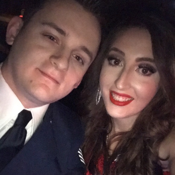 Meet your posher! - Picture 2 of 5